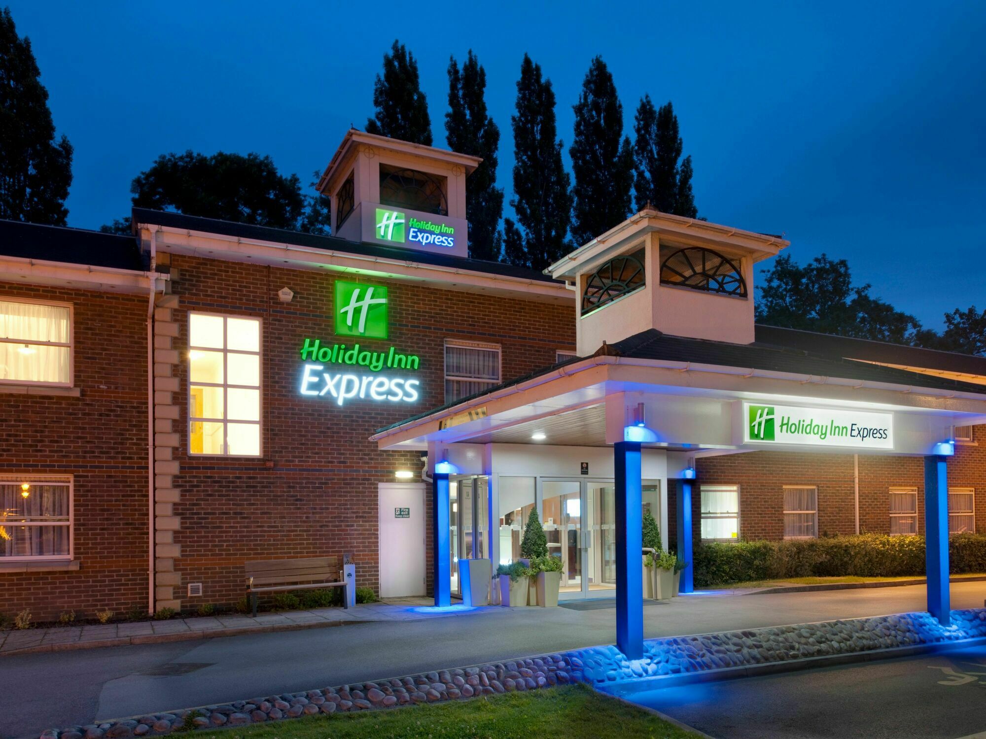 Holiday Inn Express Leeds-East, An Ihg Hotel Лидс Экстерьер фото